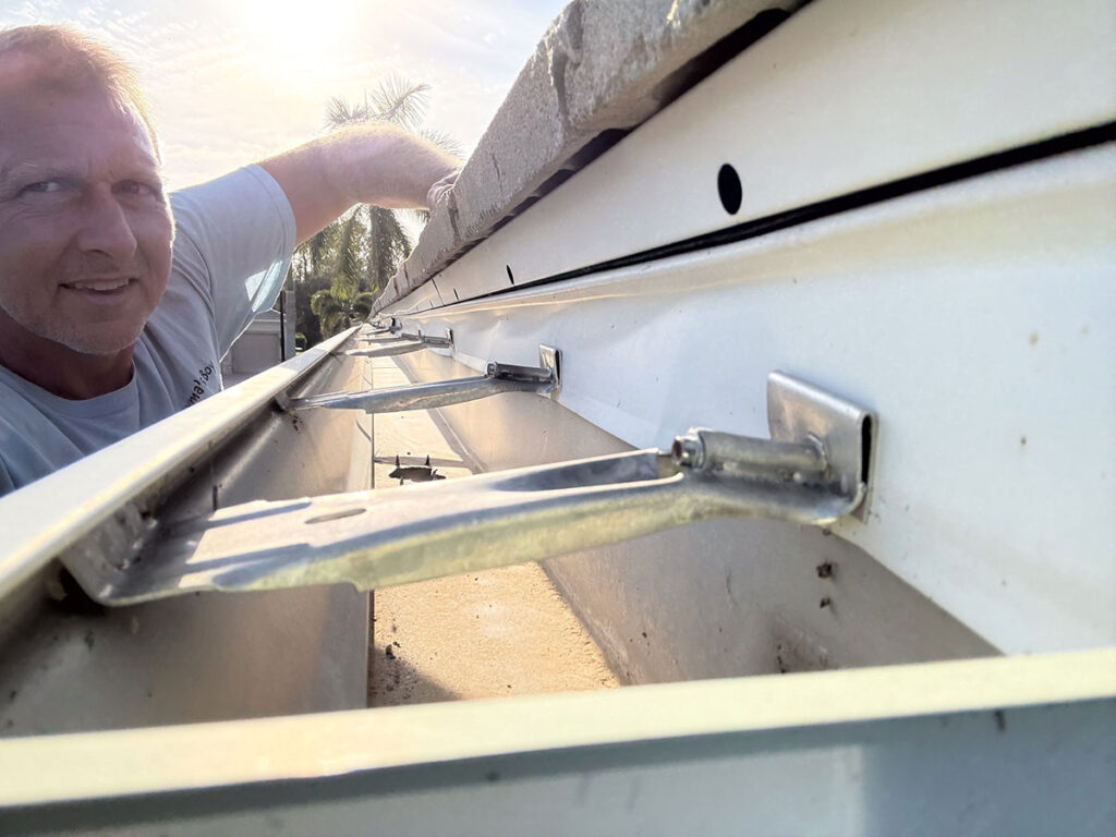 gutter cleaning naples fl