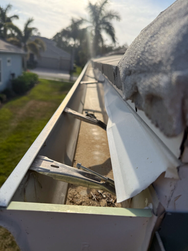 clean gutters naples fl